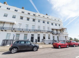 2 bedroom flat for sale in Sussex Square, Brighton, East Sussex, BN2