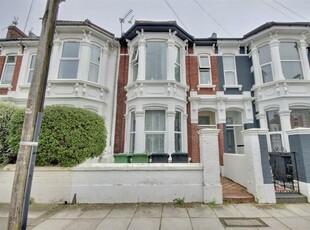 2 bedroom flat for sale in Taswell Road, Southsea, PO5