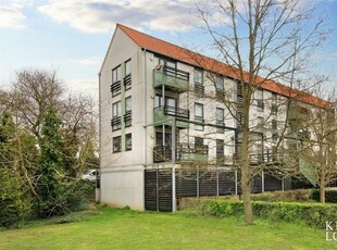 2 bedroom flat for sale in Upper Chase, Chelmsford, CM2