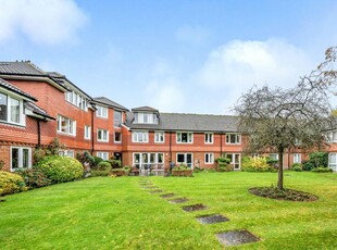 2 bedroom flat for sale in West Court, Burpham Lane, Guildford, Surrey, GU4