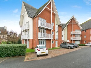 2 bedroom flat for sale in Woodshires Road, Solihull, West Midlands, B92