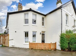 2 bedroom ground floor flat for sale in Dorking Road, Tunbridge Wells, Kent, TN1