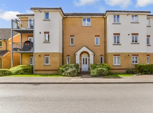 2 bedroom ground floor flat for sale in Furfield Chase, Boughton Monchelsea, Maidstone, Kent, ME17