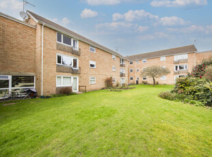 2 bedroom ground floor flat for sale in Park Road, Southborough, TN4