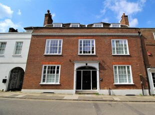 2 bedroom ground floor flat for sale in Quarry Street, Guildford, GU1