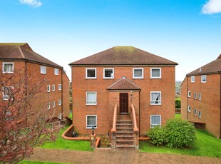 2 bedroom penthouse for sale in Carew Road, Eastbourne, BN21