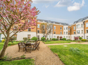 2 bedroom penthouse for sale in Grosvenor Square, Southampton, Hampshire, SO15