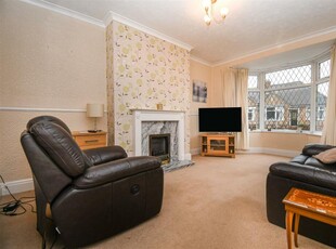 2 bedroom semi-detached bungalow for sale in Grange Crescent, Anlaby, Hull, HU10