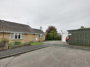 2 bedroom semi-detached bungalow for sale in Moor Green, Hull, HU4