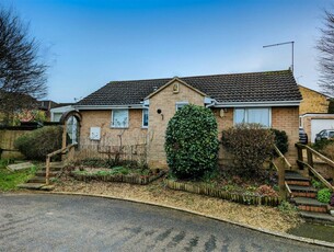 2 bedroom semi-detached bungalow for sale in Rosenella Close, Roselands, Northampton NN4
