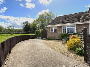 2 bedroom semi-detached bungalow for sale in West End, Southampton, SO30