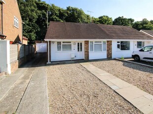 2 bedroom semi-detached bungalow for sale in Woodland Avenue, Hutton, Brentwood, CM13