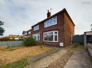 2 bedroom semi-detached house for sale in Gunthorpe Road, Peterborough, PE4