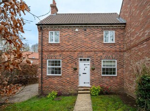 2 bedroom semi-detached house for sale in Huntington Road, York, YO31 9BR, YO31