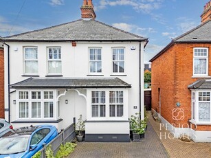 2 bedroom semi-detached house for sale in Kimpton Avenue, Brentwood, CM15
