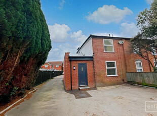 2 bedroom semi-detached house for sale in North East Road, Southampton, SO19