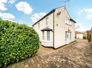 2 bedroom semi-detached house for sale in South Reading, Berkshire, RG2