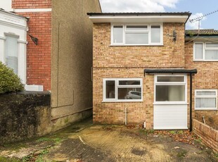 2 bedroom semi-detached house for sale in Swindon, Wiltshire, SN1