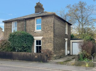 2 bedroom semi-detached house for sale in Victoria Road, Cambridge, CB4