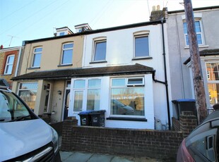 2 bedroom terraced house for rent in College Road, Margate, CT9