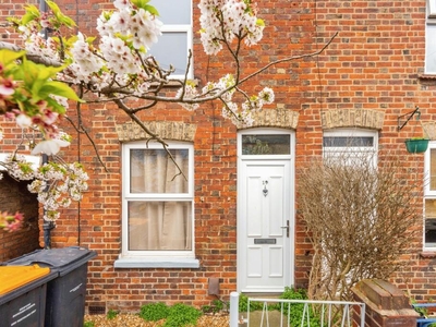 2 bedroom terraced house for sale in Beaconsfield Street, Bedford, Bedfordshire, MK41