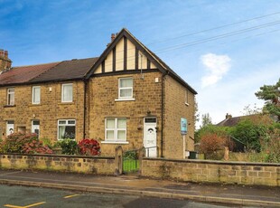 2 bedroom terraced house for sale in Brackenhall Road, Huddersfield, HD2