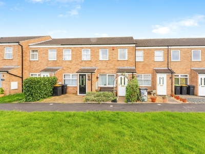 2 bedroom terraced house for sale in Crediton Close, Bedford, MK40
