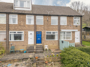 2 bedroom terraced house for sale in Cross Lane, Newsome, HD4
