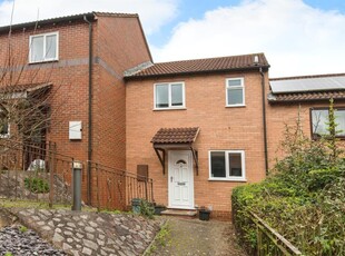 2 bedroom terraced house for sale in Farm Hill, Exeter, EX4