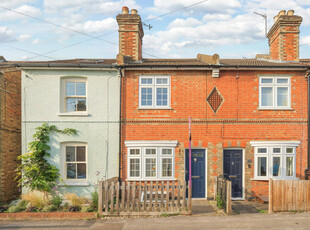 2 bedroom terraced house for sale in George Road, Guildford, Surrey, GU1