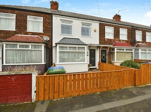 2 bedroom terraced house for sale in Northfield Avenue, Hessle, HU13