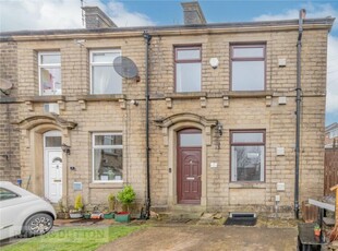 2 bedroom terraced house for sale in Oxleys Square, Mount, Huddersfield, West Yorkshire, HD3
