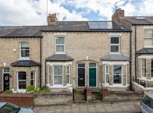 2 bedroom terraced house for sale in Russell Street, Off Scarcroft Road, York, YO23 1NW, YO23