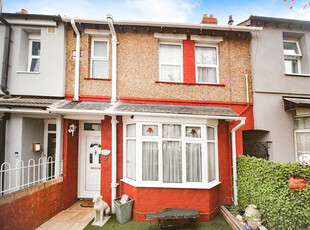 2 bedroom terraced house for sale in St. Catherines Avenue, Luton, LU3