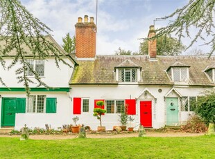 2 bedroom terraced house for sale in The Street, Shalford, Guildford, Surrey GU4