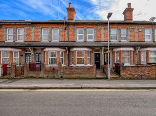 2 bedroom terraced house for sale in Westfield Road, Caversham, RG4