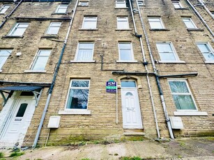2 bedroom terraced house for sale in Whitegate Road, Huddersfield, HD4
