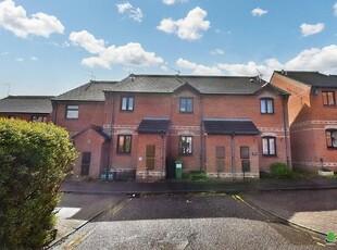 2 bedroom terraced house for sale in Willow Walk, Exeter, EX4