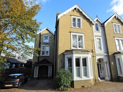 3 bedroom apartment for sale in Ashburnham Road, Bedford, Bedfordshire, MK40