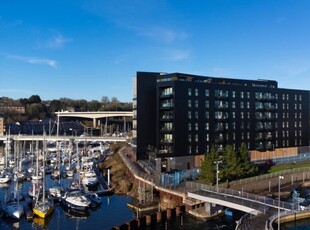 3 bedroom apartment for sale in Bayscape, Cardiff Bay, CF11