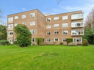 3 bedroom apartment for sale in Buckingham Close, Guildford, Surrey, GU1