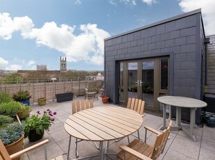 3 bedroom apartment for sale in Hope Quay, Wapping Wharf, Bristol, BS1