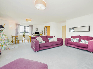 3 bedroom apartment for sale in Landmark Place, Cardiff, CF10