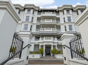3 bedroom apartment for sale in Marine Parade, Worthing, BN11