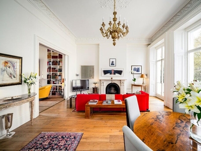 3 bedroom apartment for sale in Onslow Gardens, London, SW7