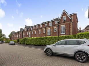 3 bedroom apartment for sale in Sandfield Court, The Bars, Guildford, GU1