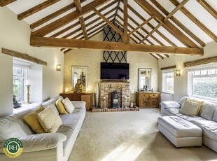 3 bedroom barn conversion for sale in Limestone Hill, Tickhill, Doncaster, DN11