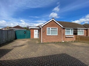3 bedroom bungalow for rent in Chaucer Close, CANTERBURY, CT1