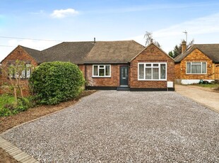3 bedroom bungalow for sale in Mile House Close, St. Albans, AL1