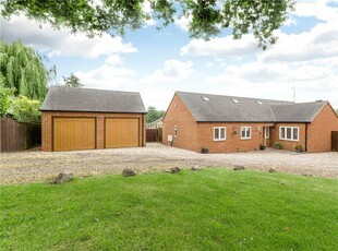 3 bedroom bungalow for sale in Oak Tree Close, Orchard Hill, Little Billing, Northampton, NN3